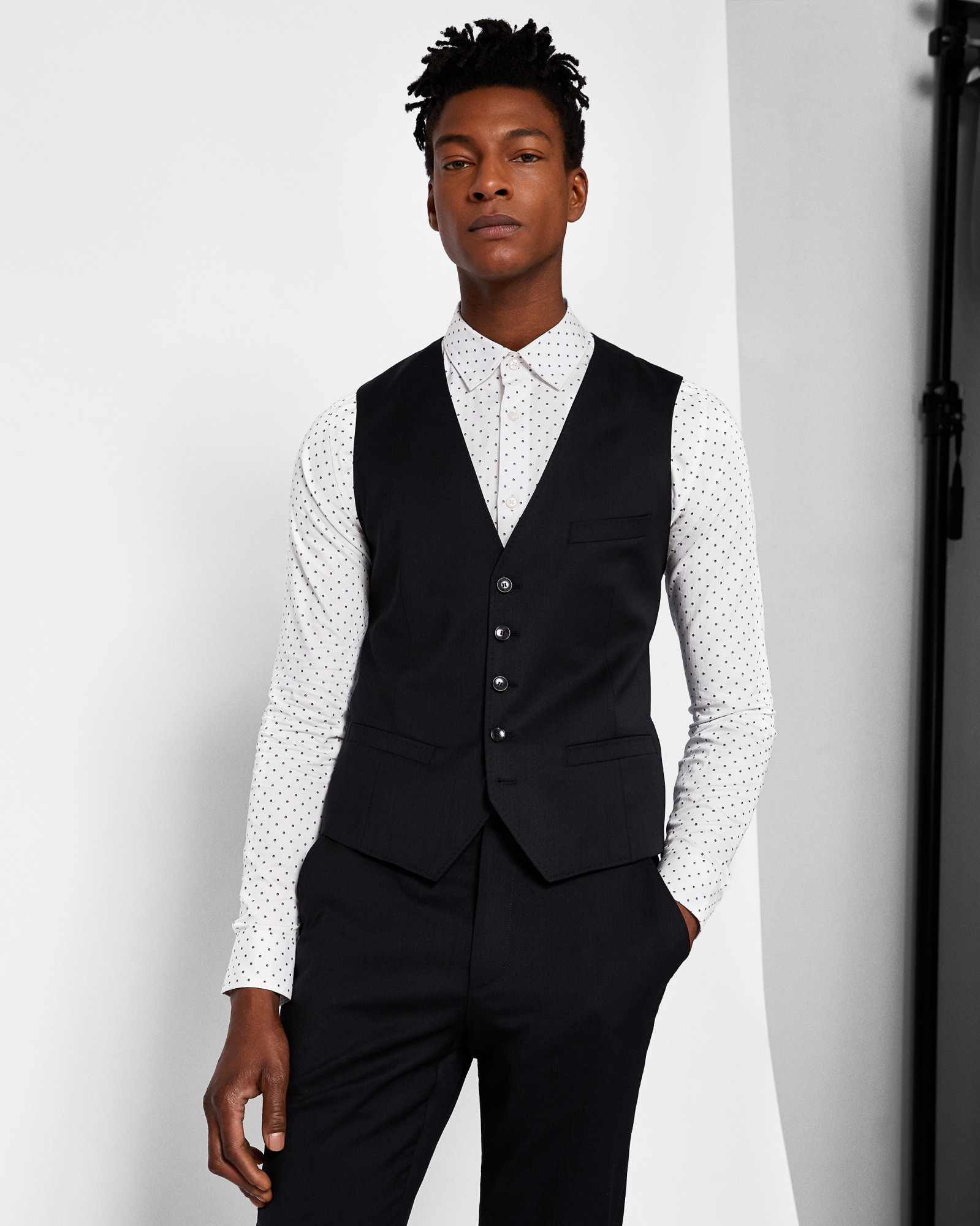 CASTLEW Slim fit plain wool waistcoat