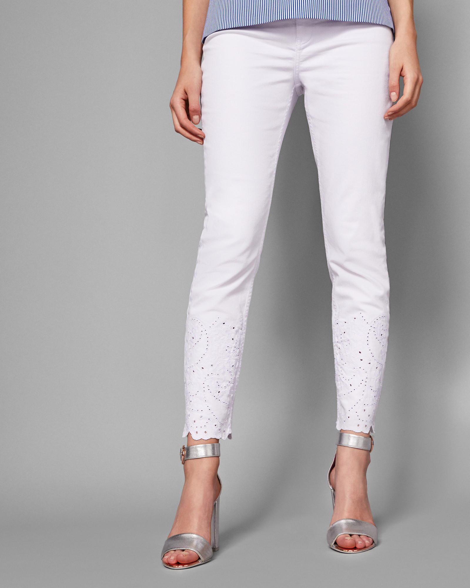 MARRIAA Embroidered hem skinny jeans