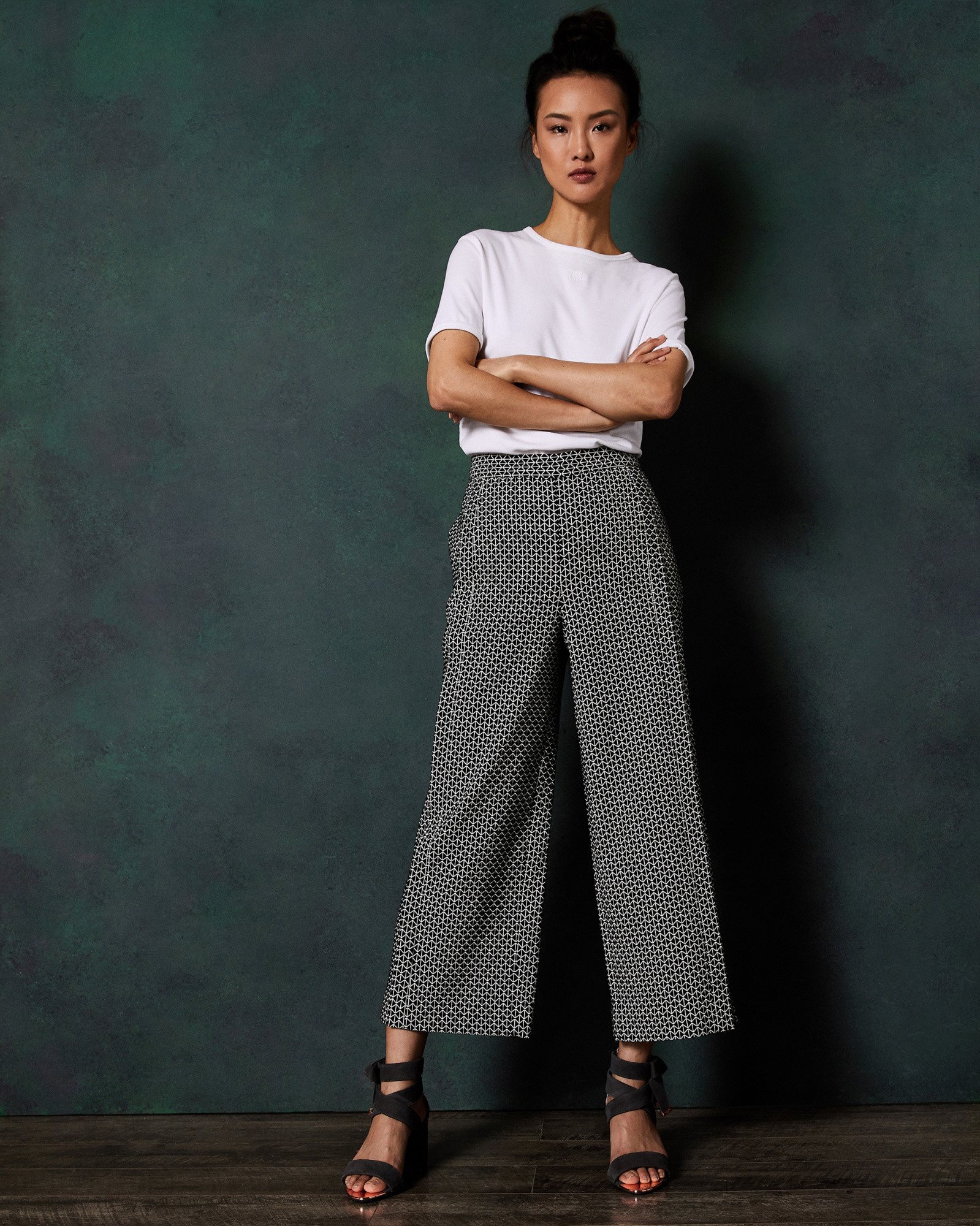 BEXLEYT Printed cropped wide leg trousers
