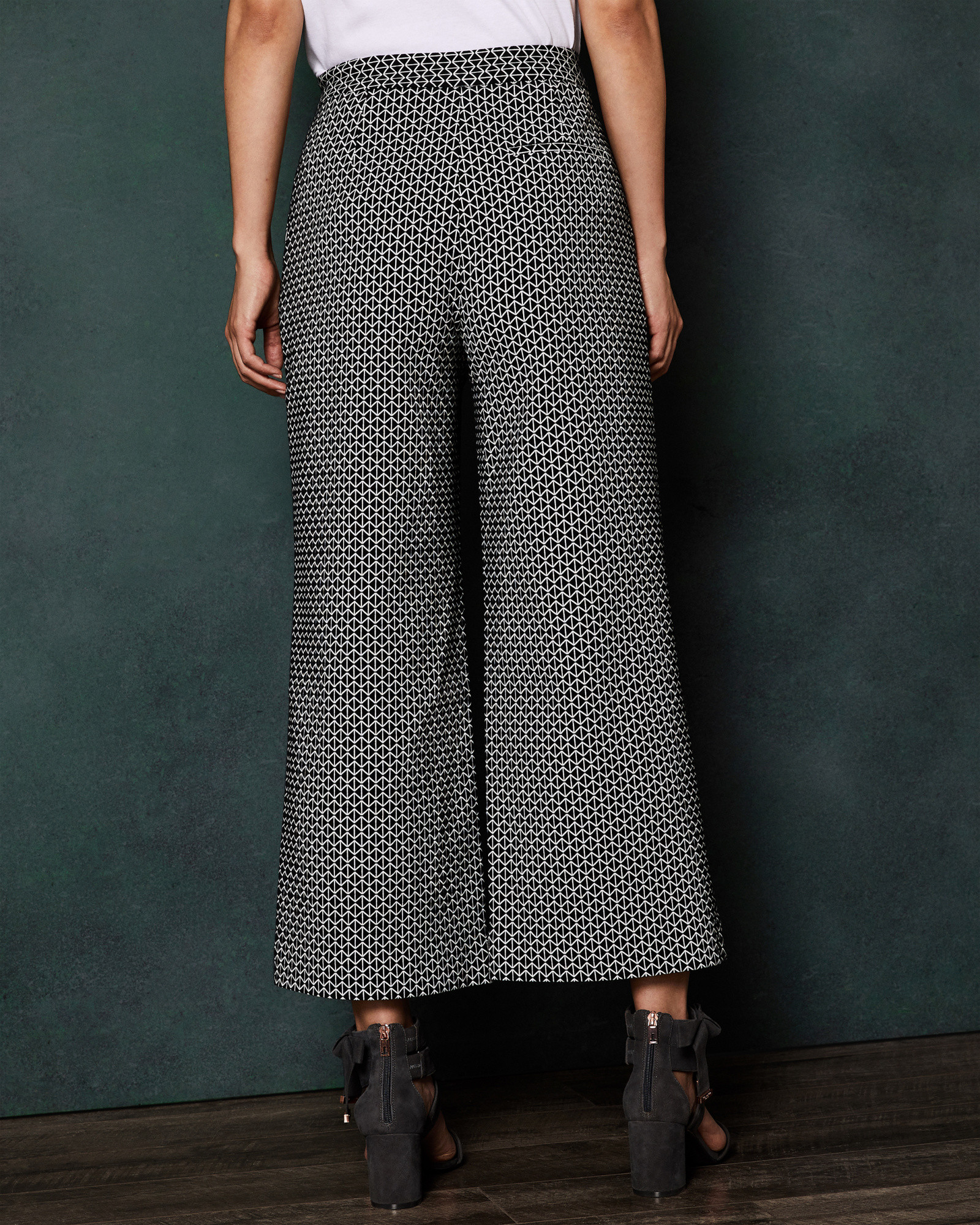 BEXLEYT Printed cropped wide leg trousers